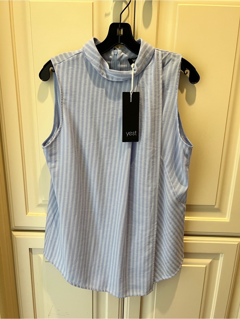 Yest Sleeveless Mock Neck Striped Shell Top in Light Blue
